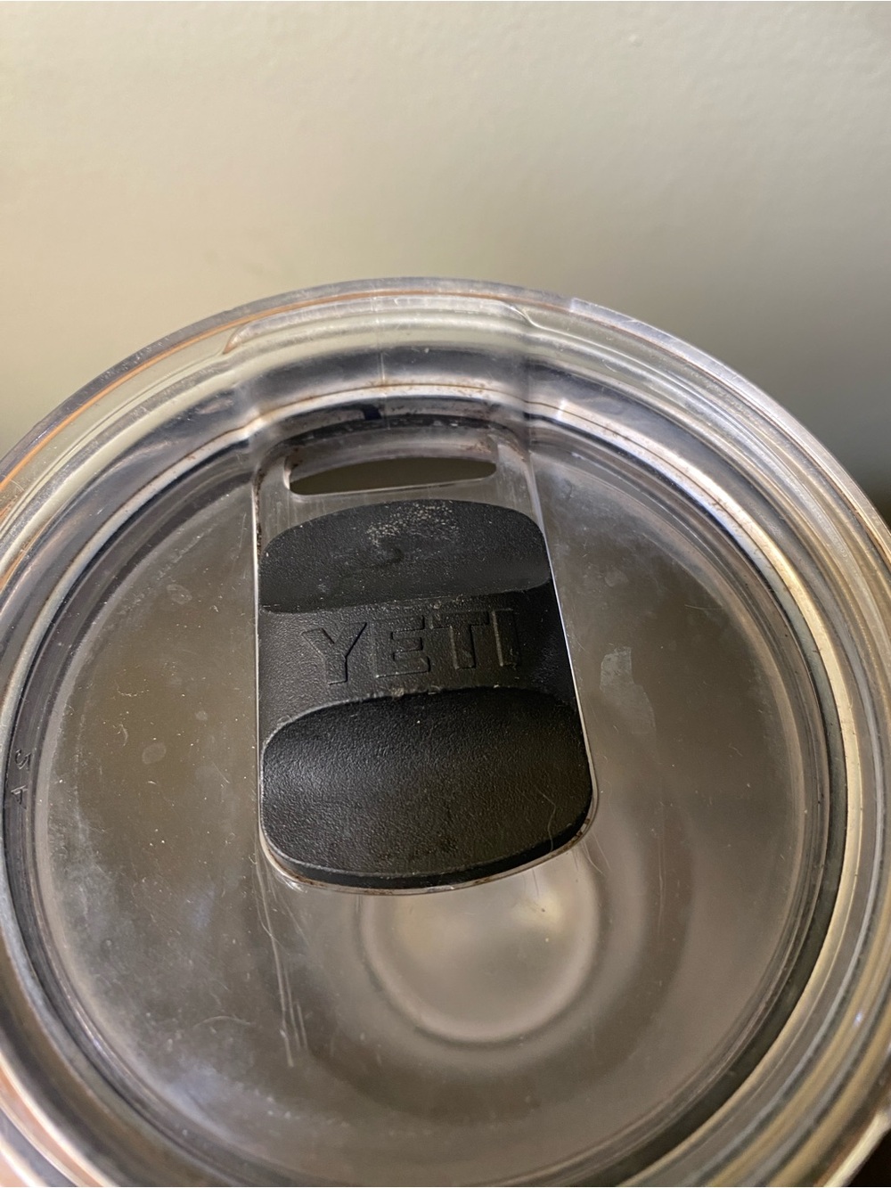 Yeti Stainless Steel Tumbler Silver Finish Clear Lid - Picture 3 of 7